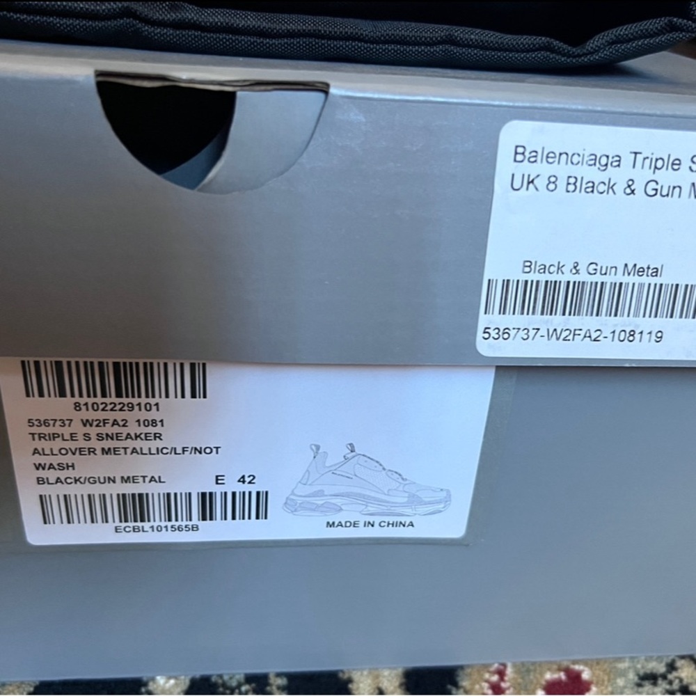 Balenciaga all over logo triple s size 42 - Picture 2 of 2